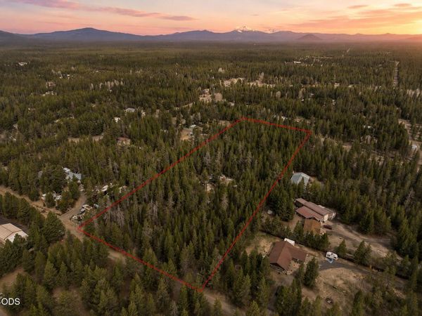 16040 Waddell Road, La Pine, OR 97739