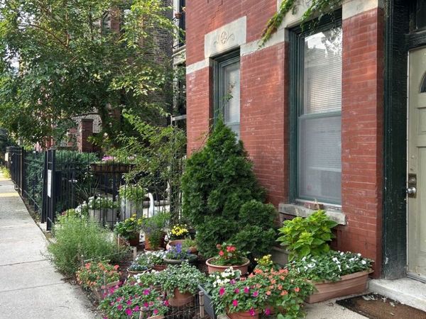 862 N Hermitage Avenue, Unit 1R, Chicago, IL 60622