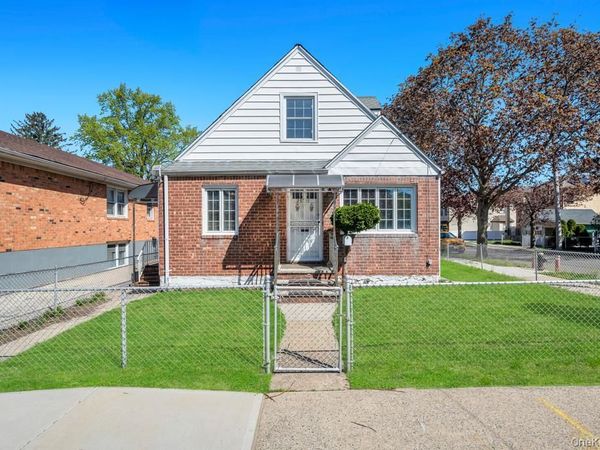 25719 87th Road, Floral Park, NY 11001