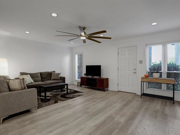 433 S PERKINS DR, Unit 433, Memphis, TN 38117