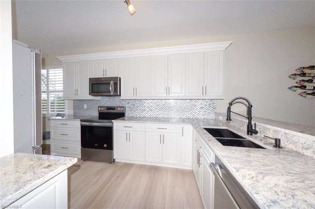 8106 Queen Palm Ln, Unit 131, Fort Myers, FL 33966 Photo