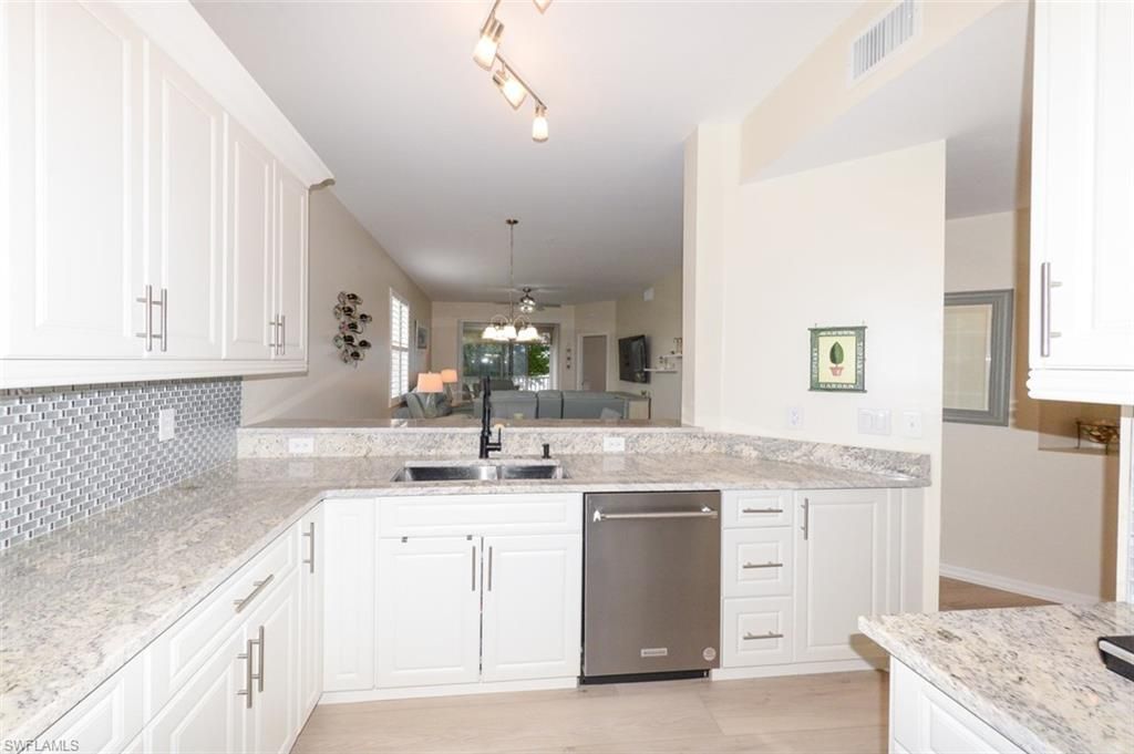 8106 Queen Palm Ln, Unit 131, Fort Myers, FL 33966 Photo