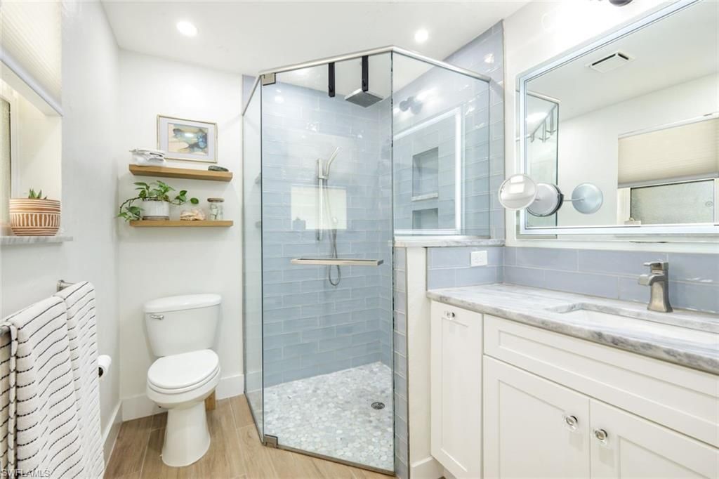 20621 Pine Tree Ln, Estero, FL 33928 Photo