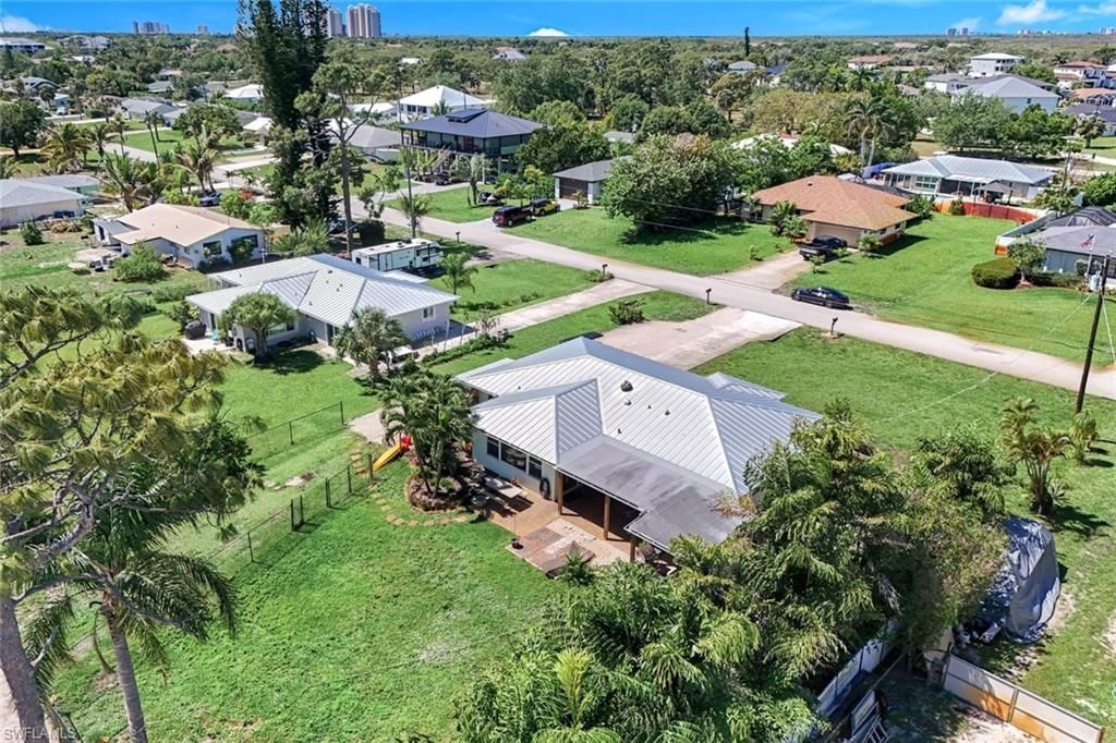 20621 Pine Tree Ln, Estero, FL 33928 Photo