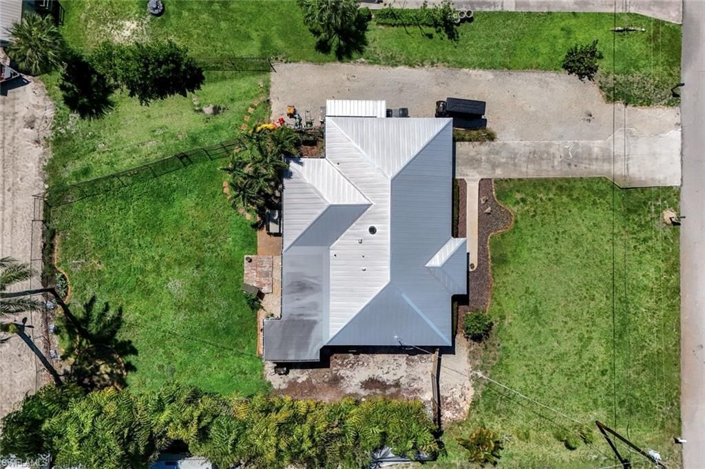 20621 Pine Tree Ln, Estero, FL 33928 Photo