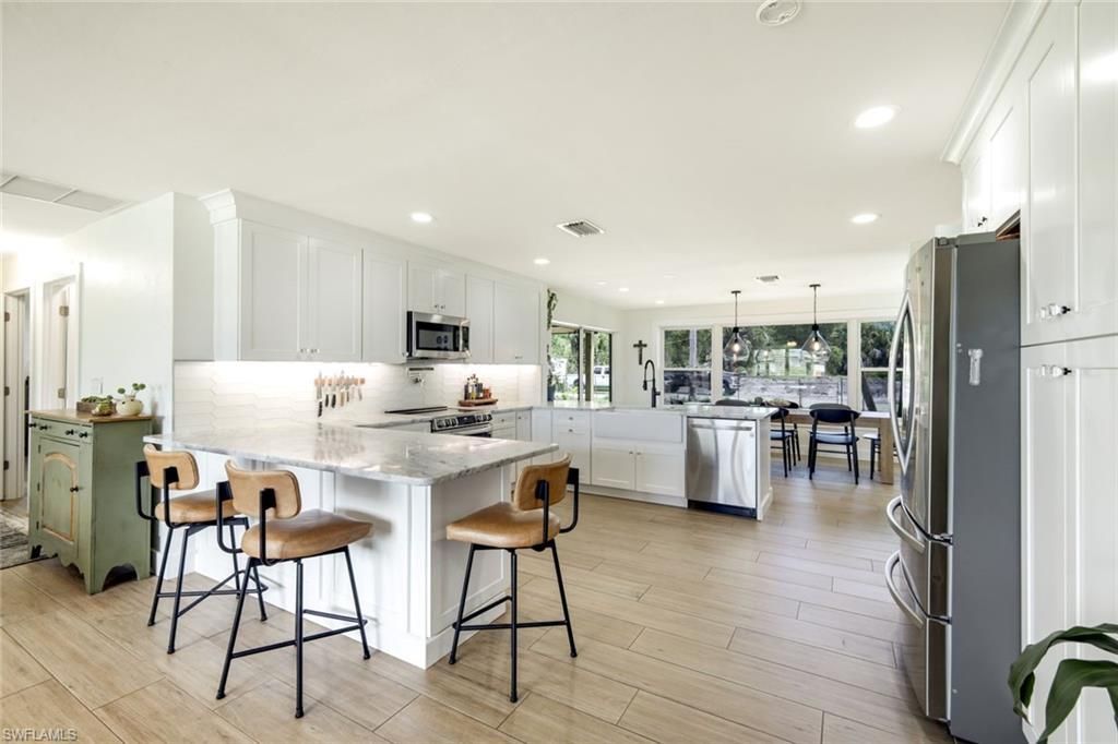 20621 Pine Tree Ln, Estero, FL 33928 Photo