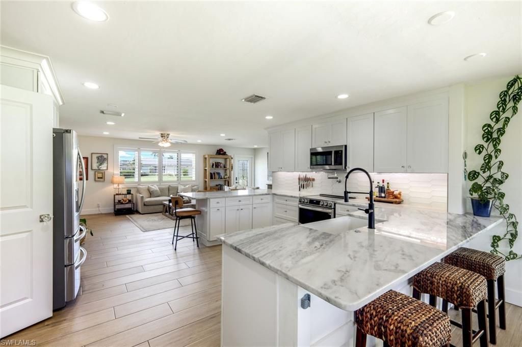 20621 Pine Tree Ln, Estero, FL 33928 Photo