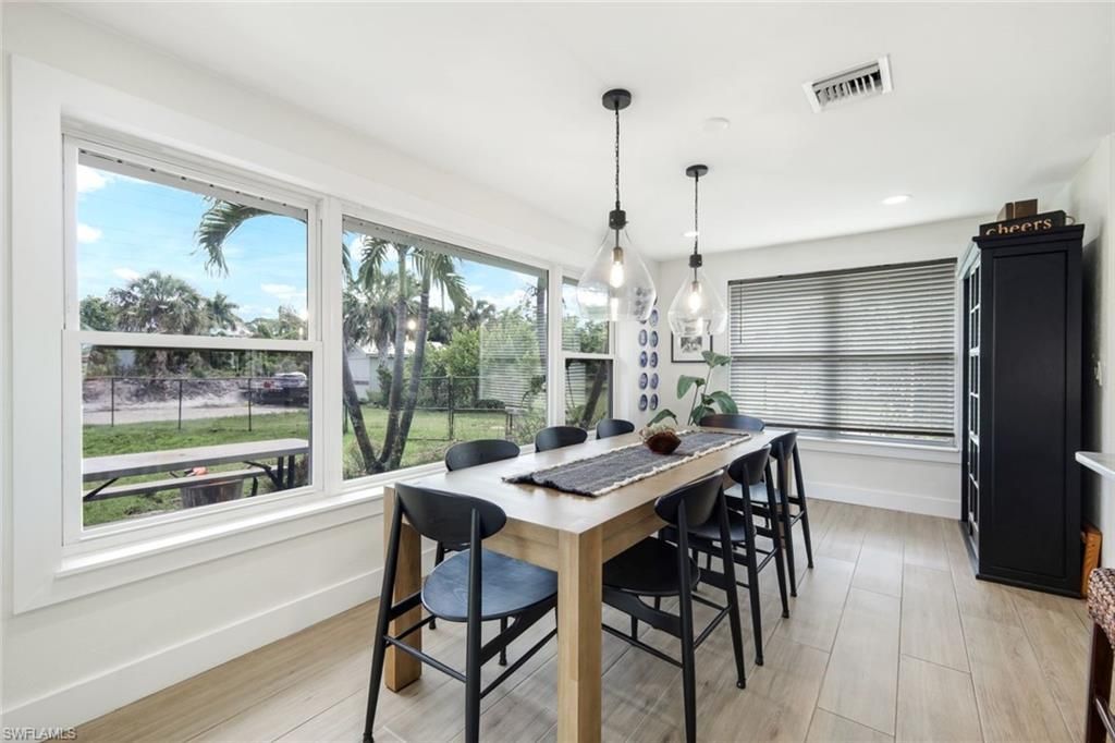 20621 Pine Tree Ln, Estero, FL 33928 Photo