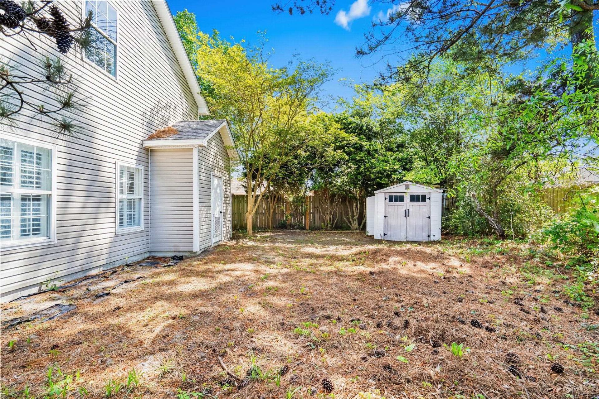 9673 Kings Grant Dr. Photo 16