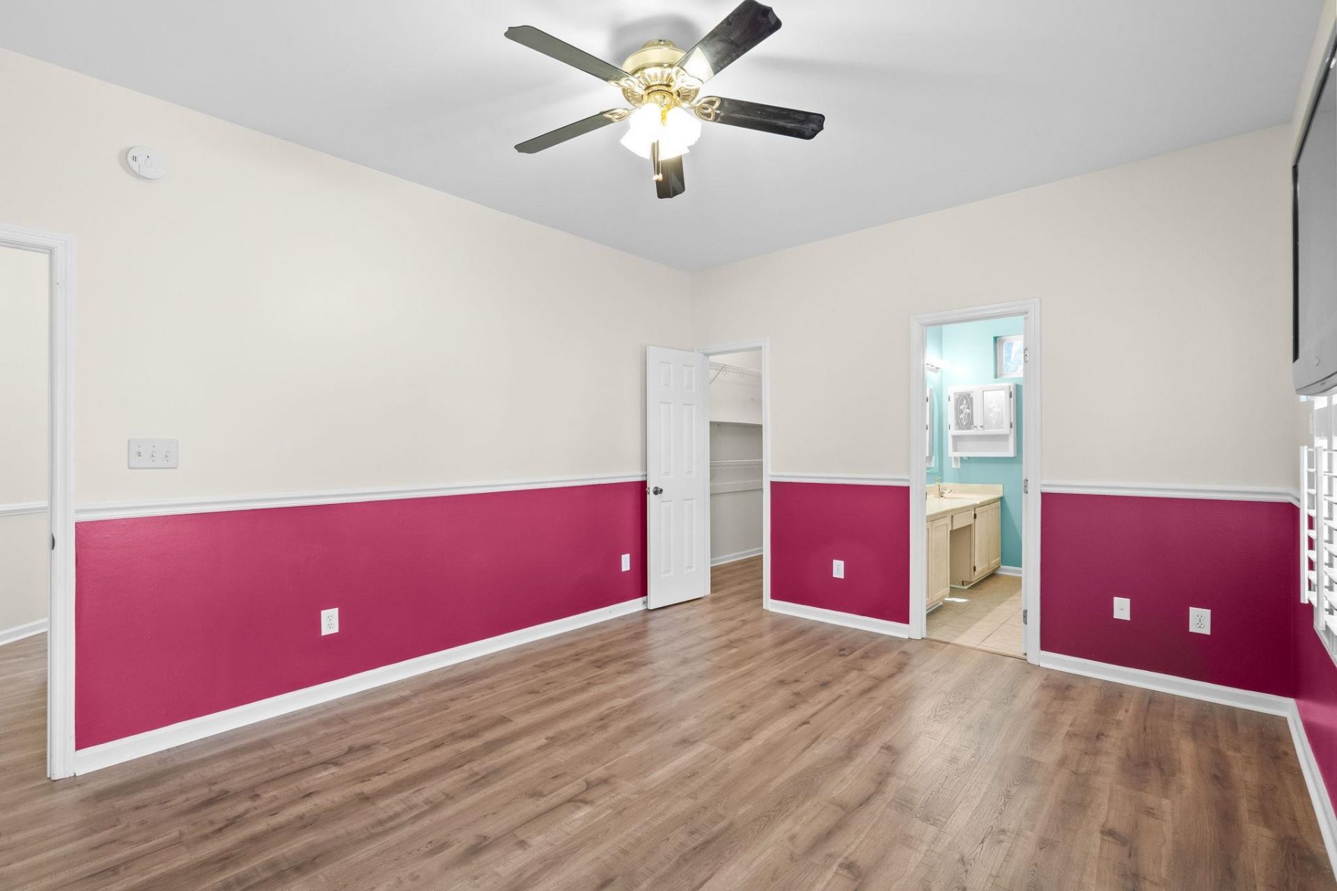 9673 Kings Grant Dr. Photo 18