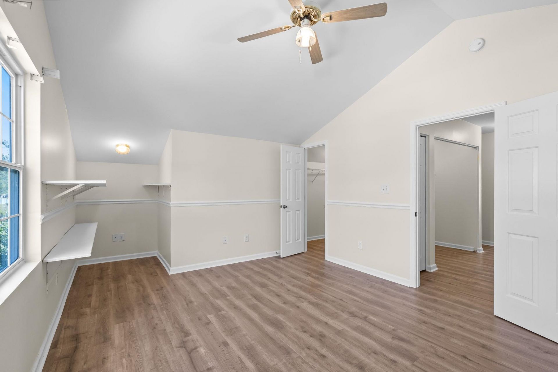 9673 Kings Grant Dr. Photo 22