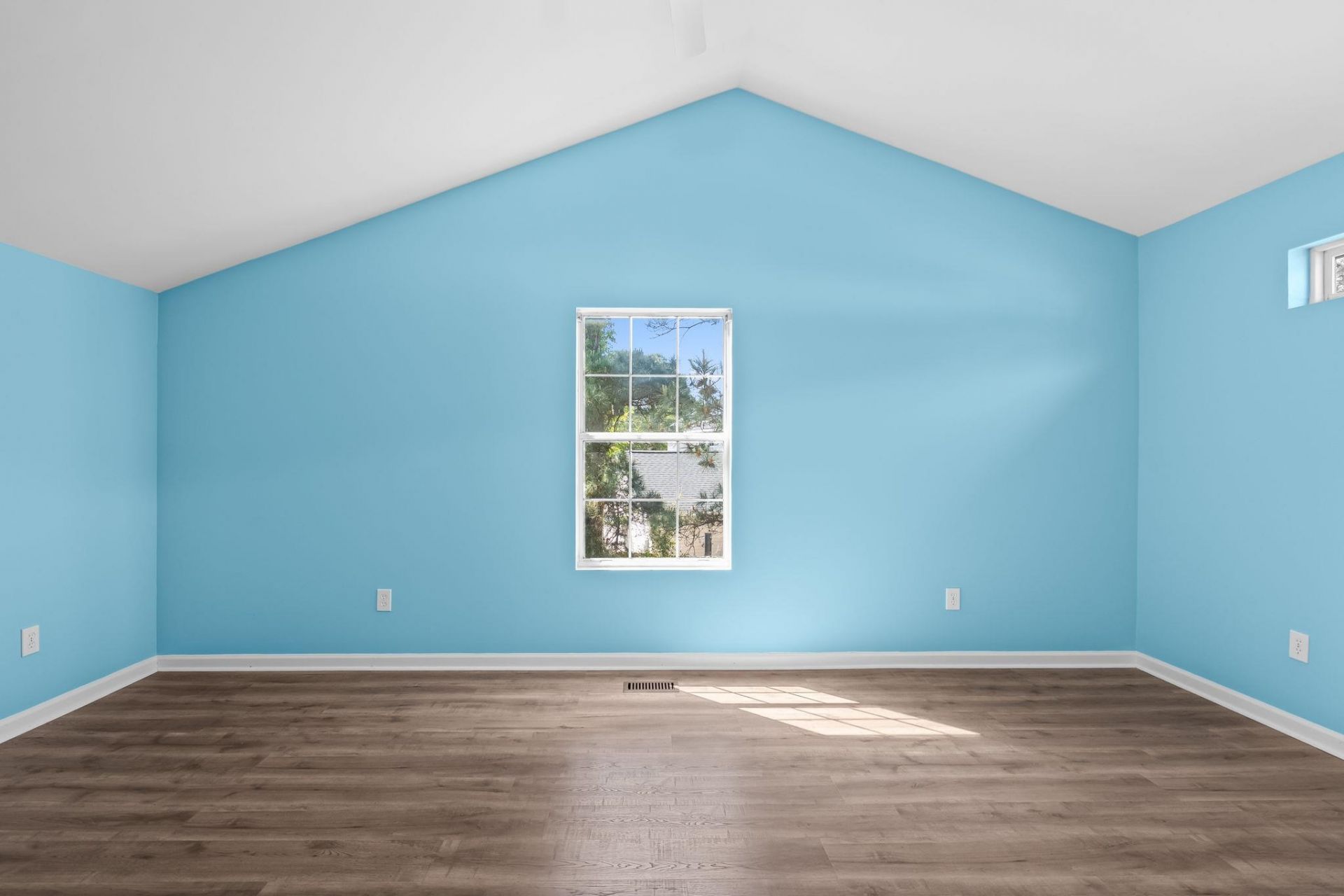 9673 Kings Grant Dr. Photo 23