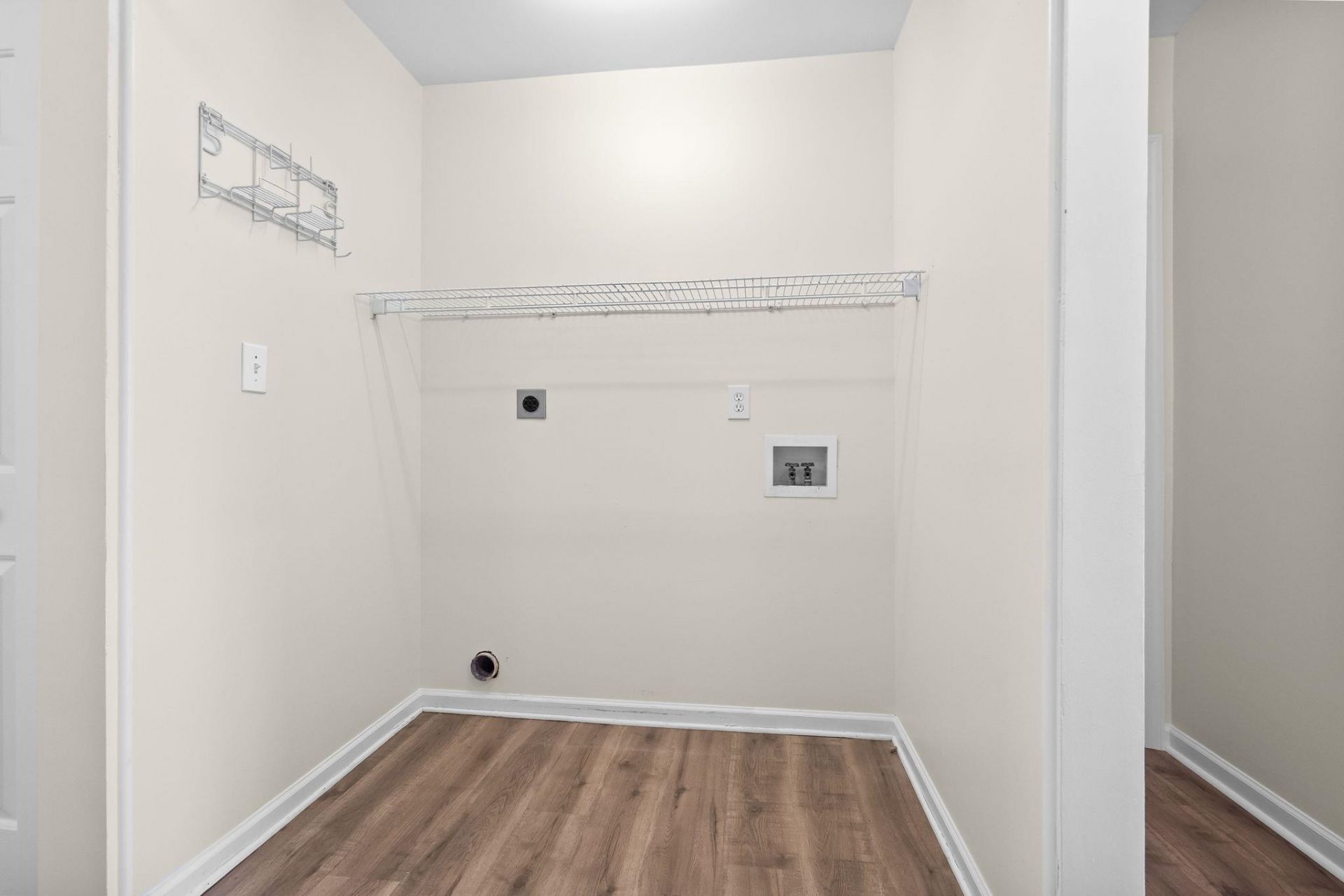 9673 Kings Grant Dr. Photo 28