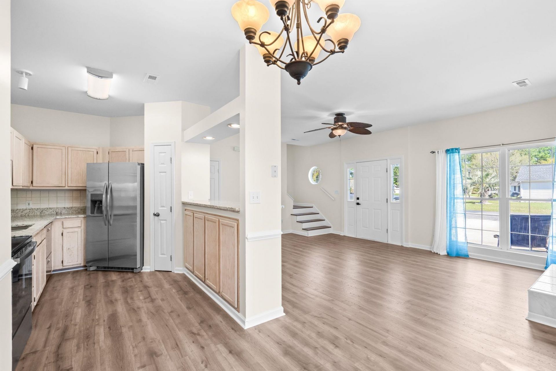 9673 Kings Grant Dr. Photo 8