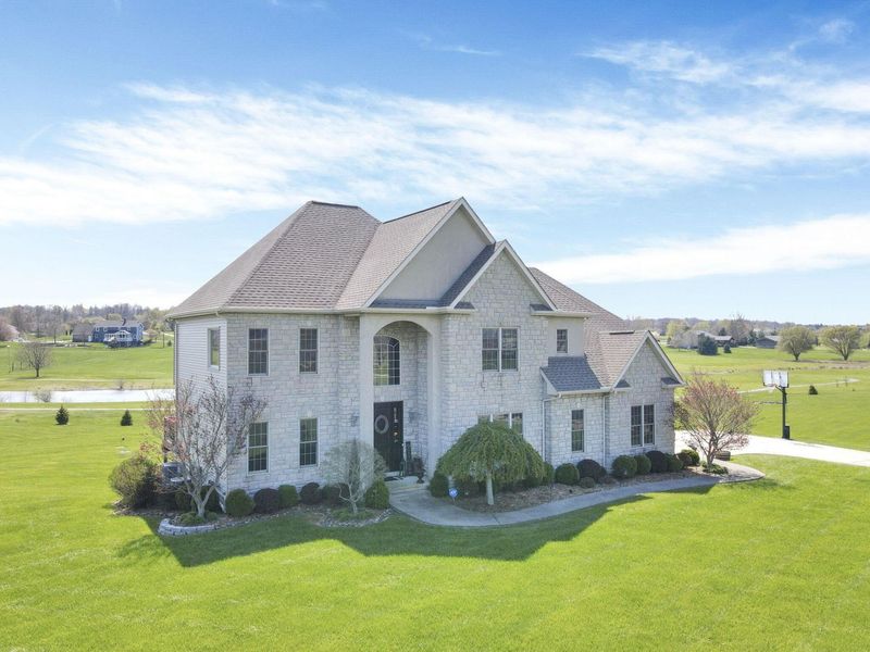 8547 Heather Lake Drive NW, Canal Winchester, OH 43110 Photo 2