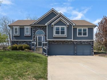 5240 NW Belton Court, Kansas City, MO 64150