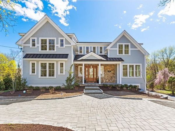 320 Concord Avenue, Lexington, MA 02421