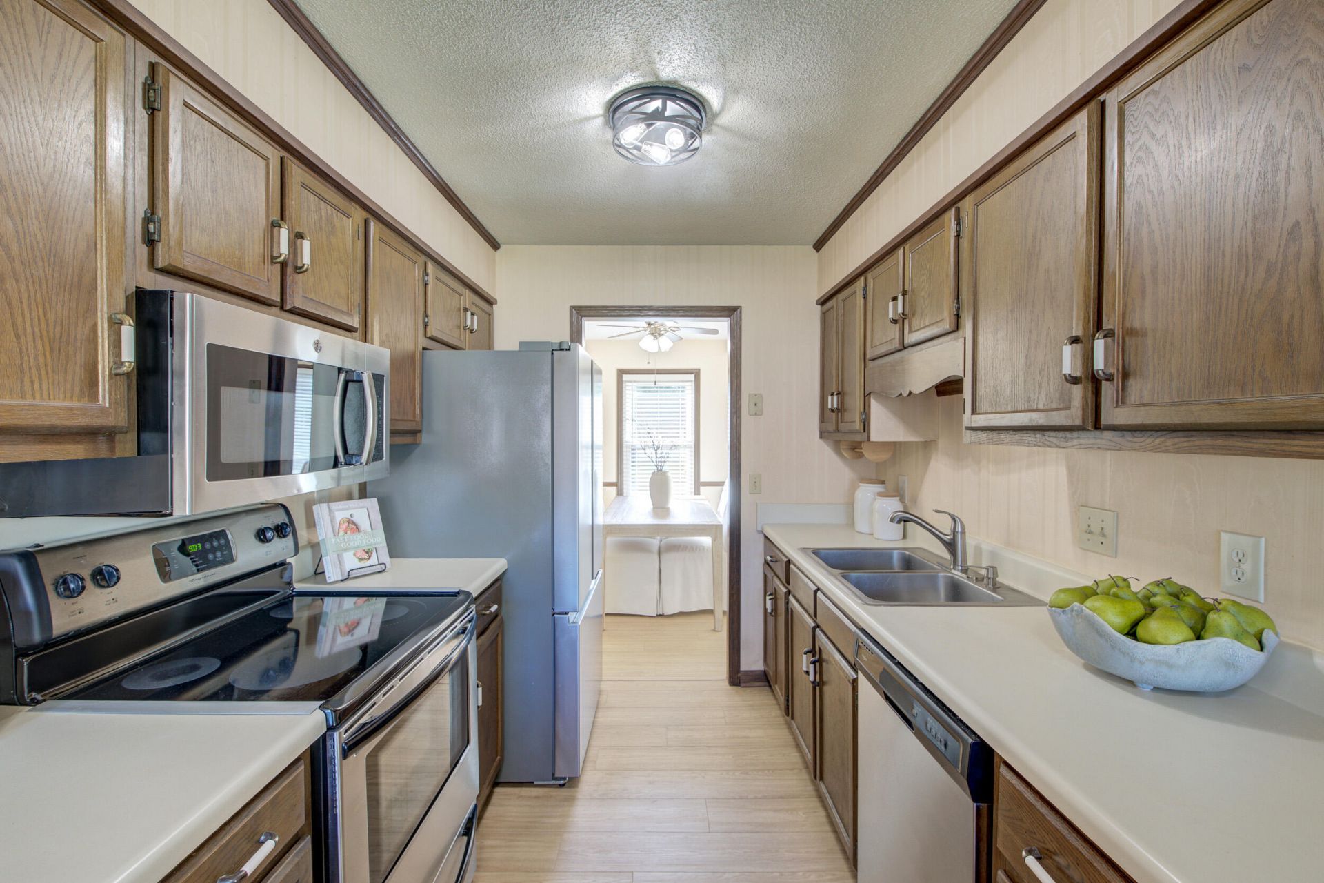 704 Cluster Pines Road Photo 6