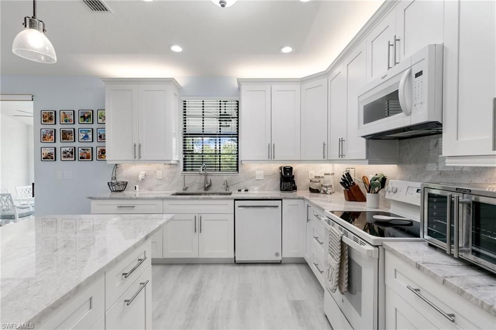 15068 Summit Place Cir, Naples, FL 34119 Photo
