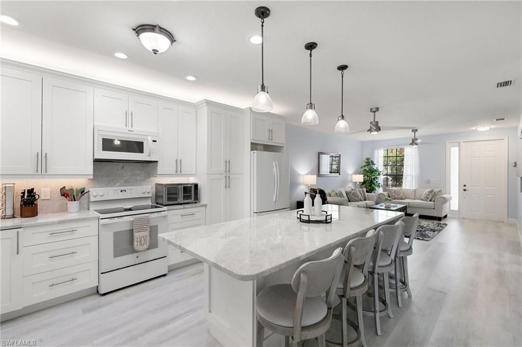 15068 Summit Place Cir, Naples, FL 34119 Photo