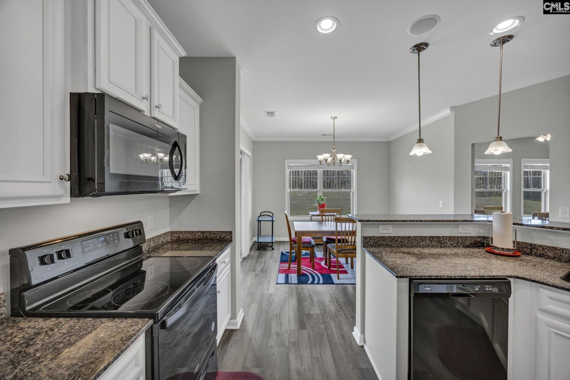 76 Texas Black Way Photo 10