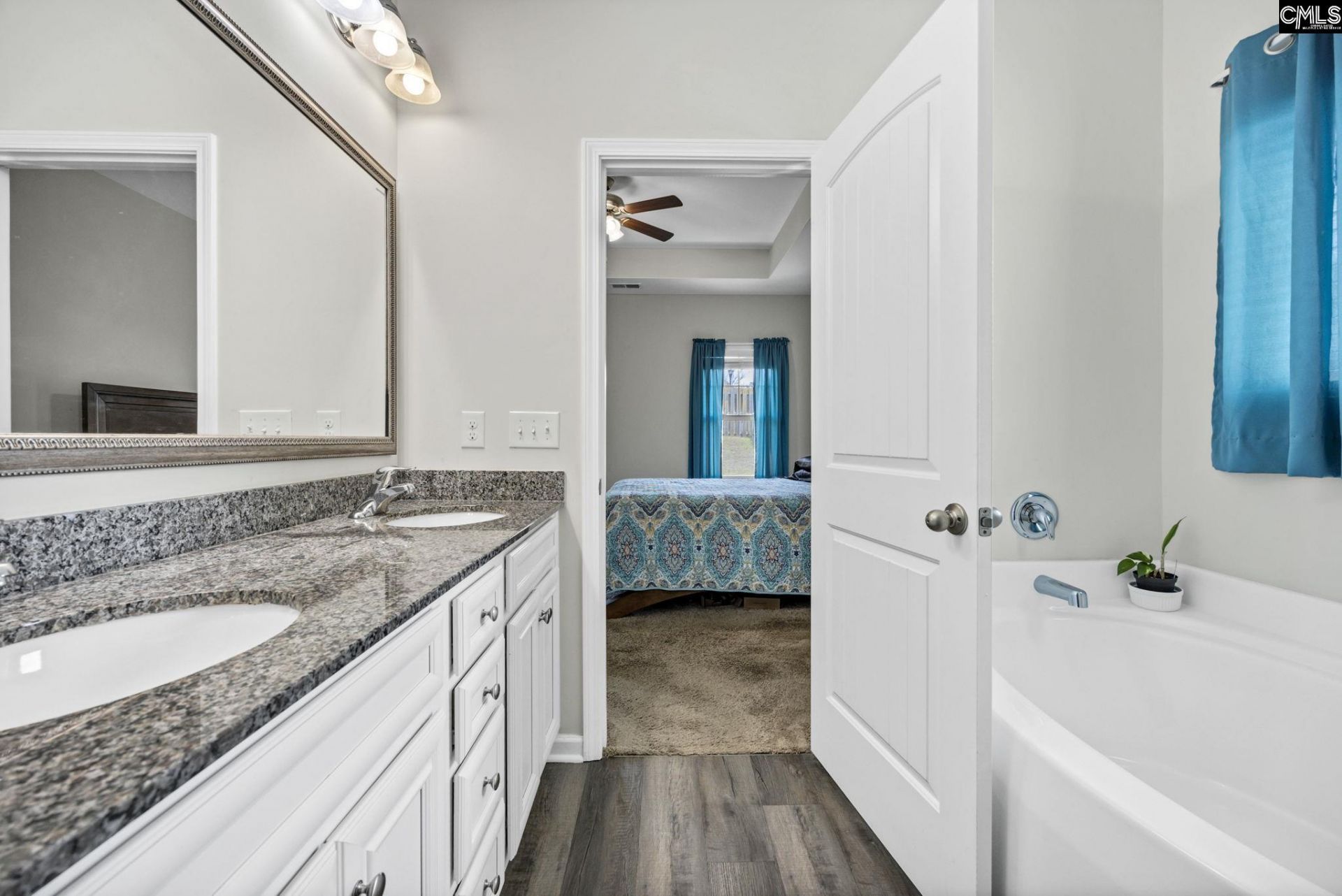 76 Texas Black Way Photo 25