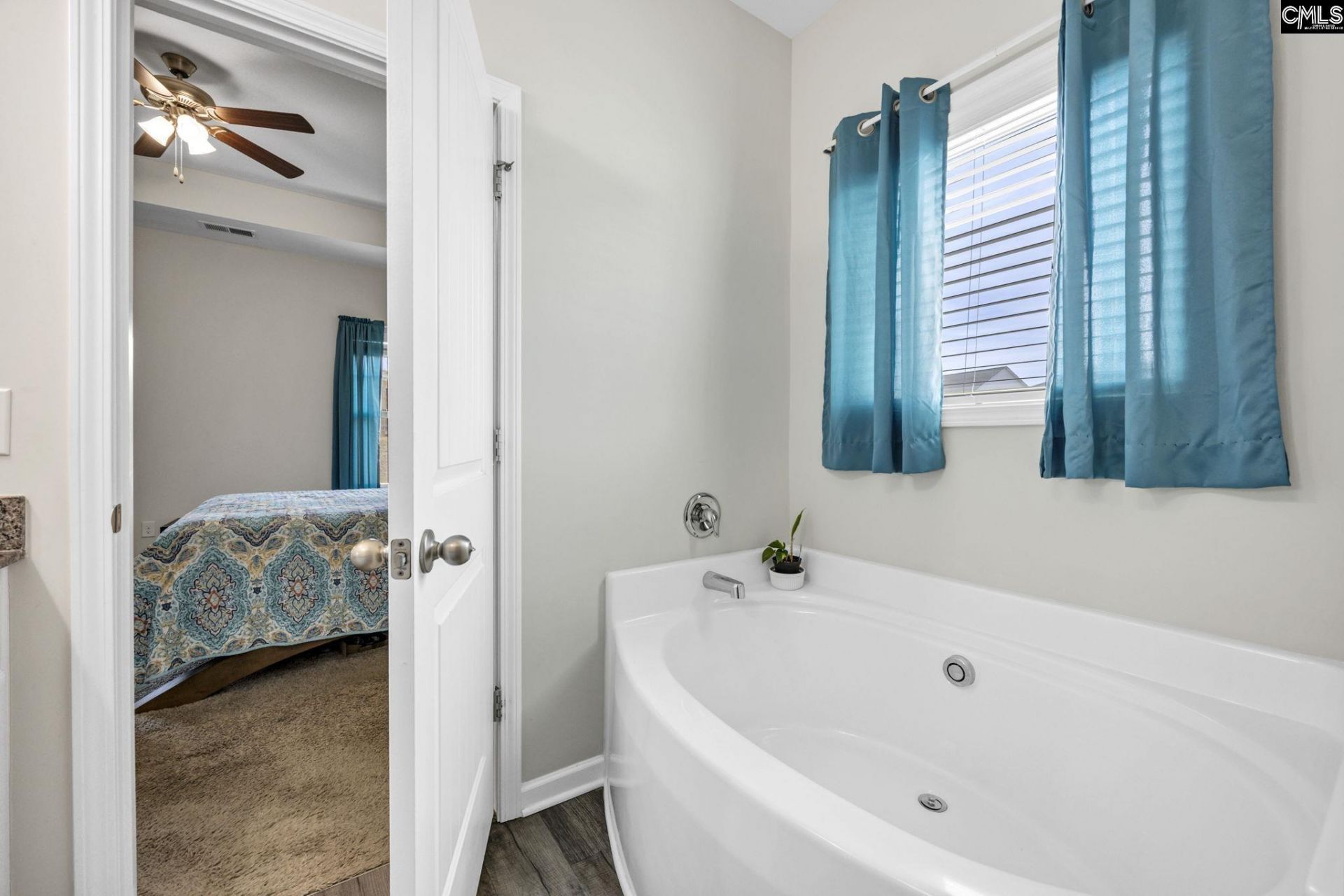 76 Texas Black Way Photo 27