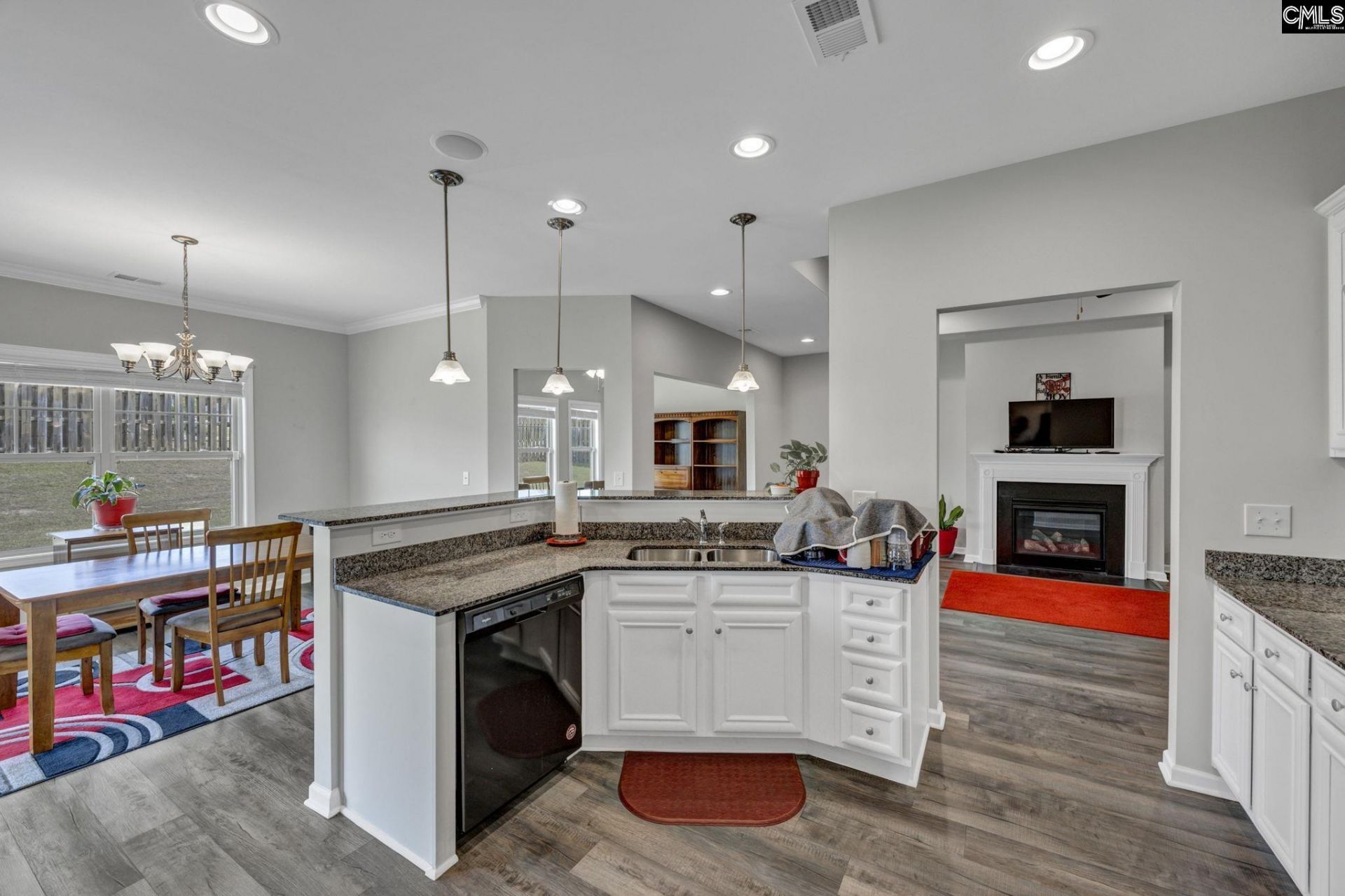 76 Texas Black Way Photo 9