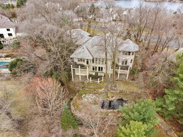 15330 Masons Pointe, Eden Prairie, MN 55347