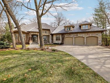 15330 Masons Pointe, Eden Prairie, MN 55347