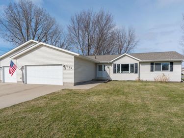 1025 Park Drive, Gaylord, MN 55334