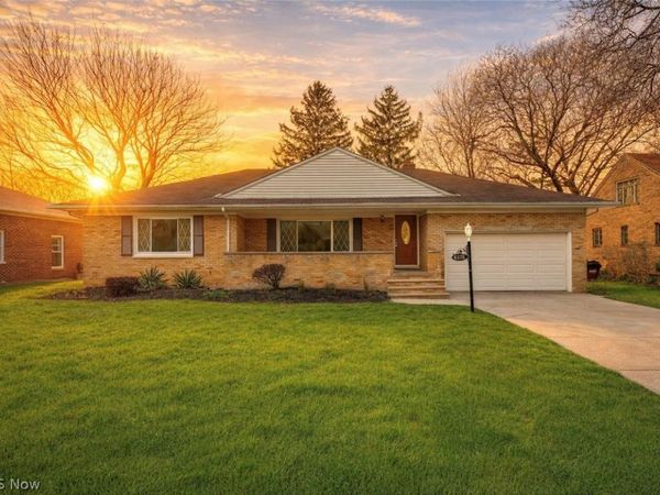 6370 Manchester Road , Parma, OH 44129