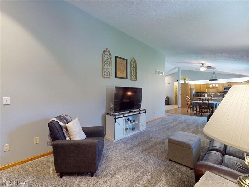 10415 Penniman Drive, Chardon, OH 44024 Photo 10