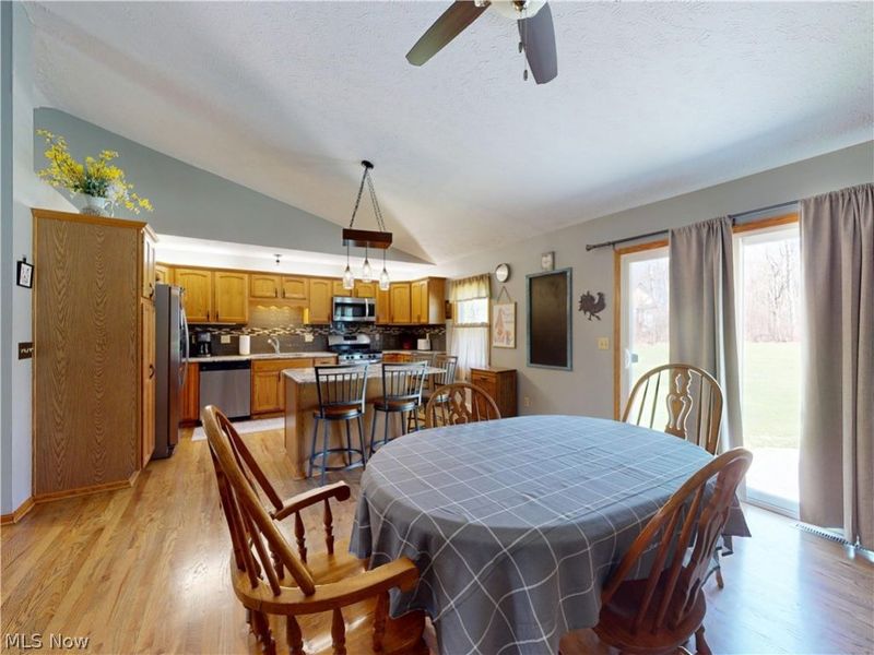 10415 Penniman Drive, Chardon, OH 44024 Photo 19