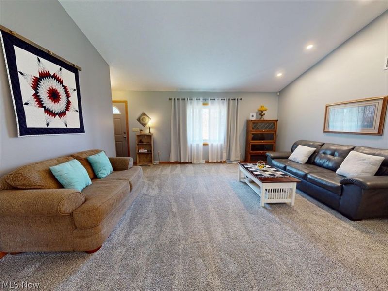 10415 Penniman Drive, Chardon, OH 44024 Photo 5