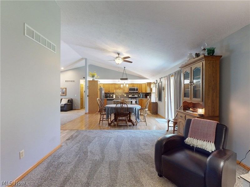 10415 Penniman Drive, Chardon, OH 44024 Photo 8