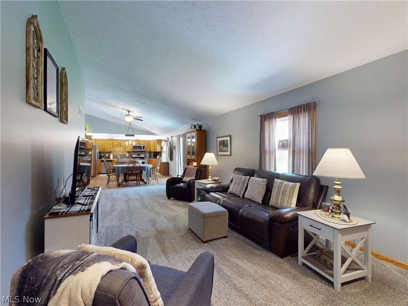 10415 Penniman Drive, Chardon, OH 44024 Photo 9