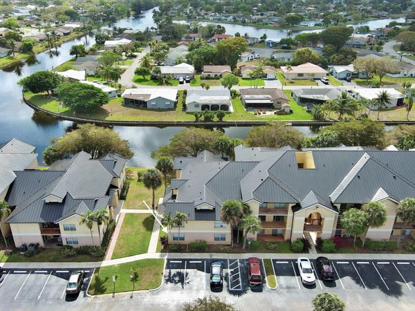 7630 Westwood Drive, Unit 302, Tamarac, FL 33321