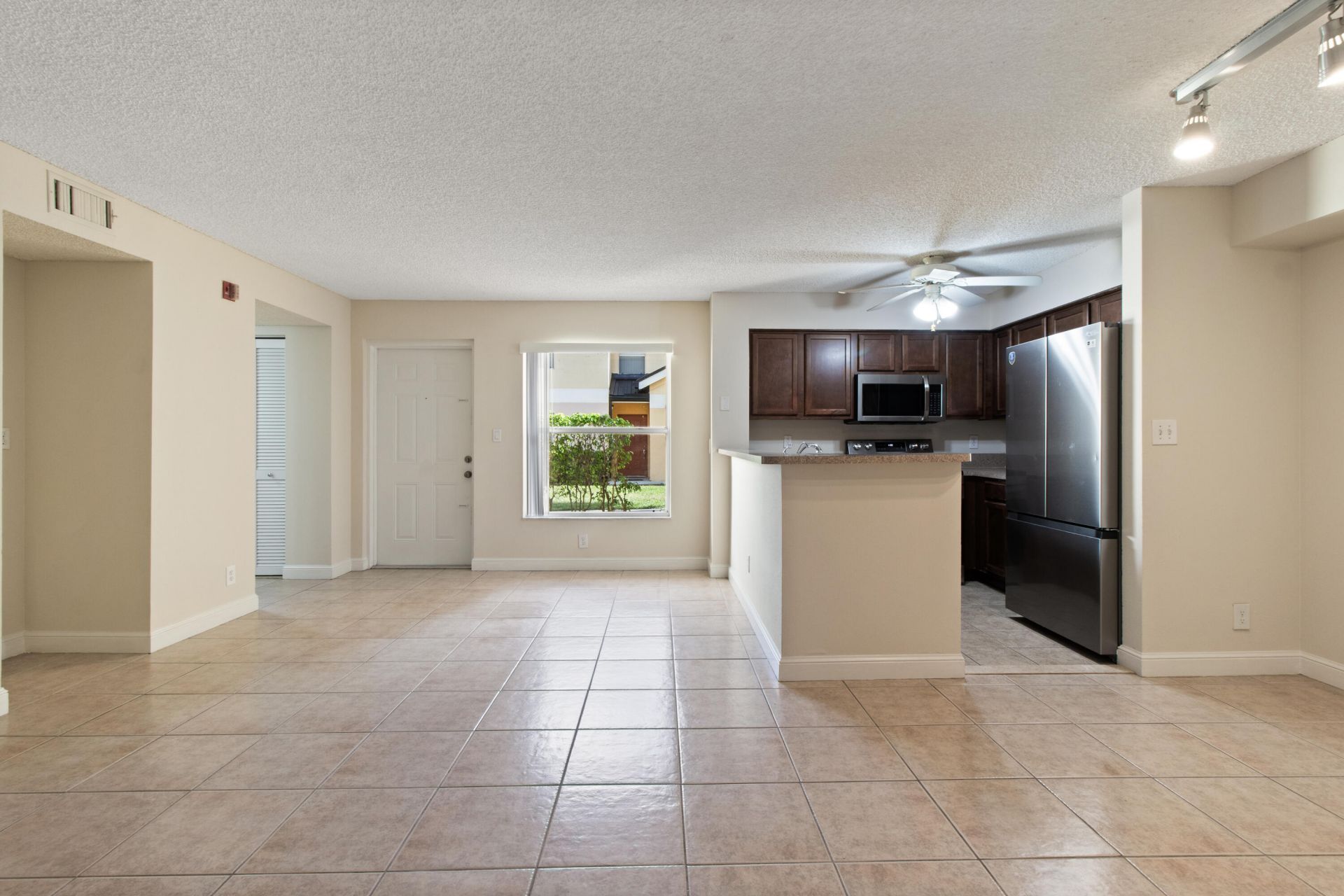 7630 Westwood Drive, Unit 302, Tamarac, FL 33321 Photo