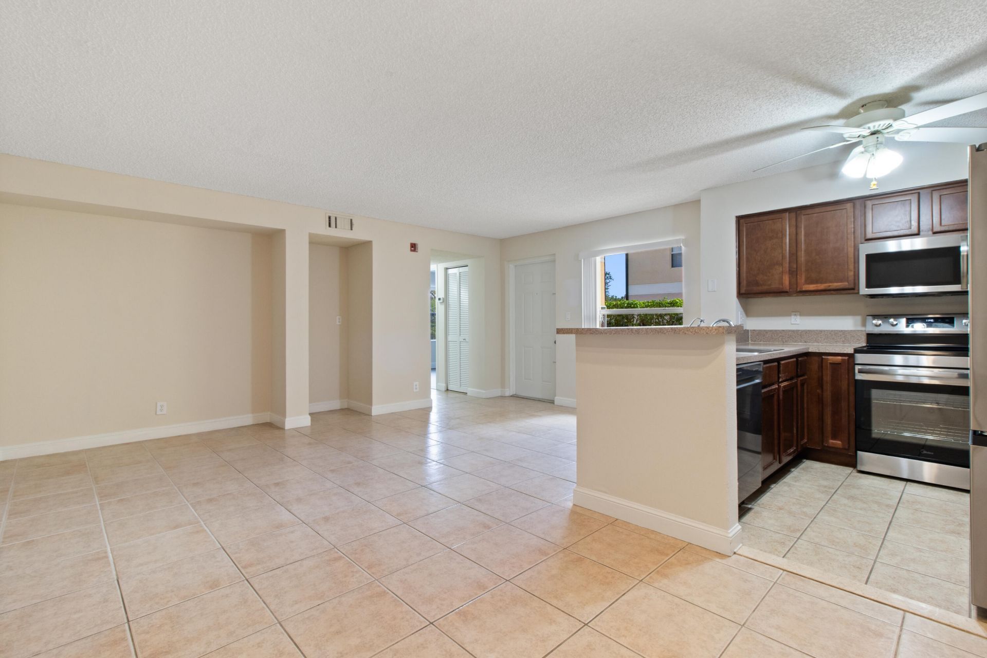 7630 Westwood Drive, Unit 302, Tamarac, FL 33321 Photo