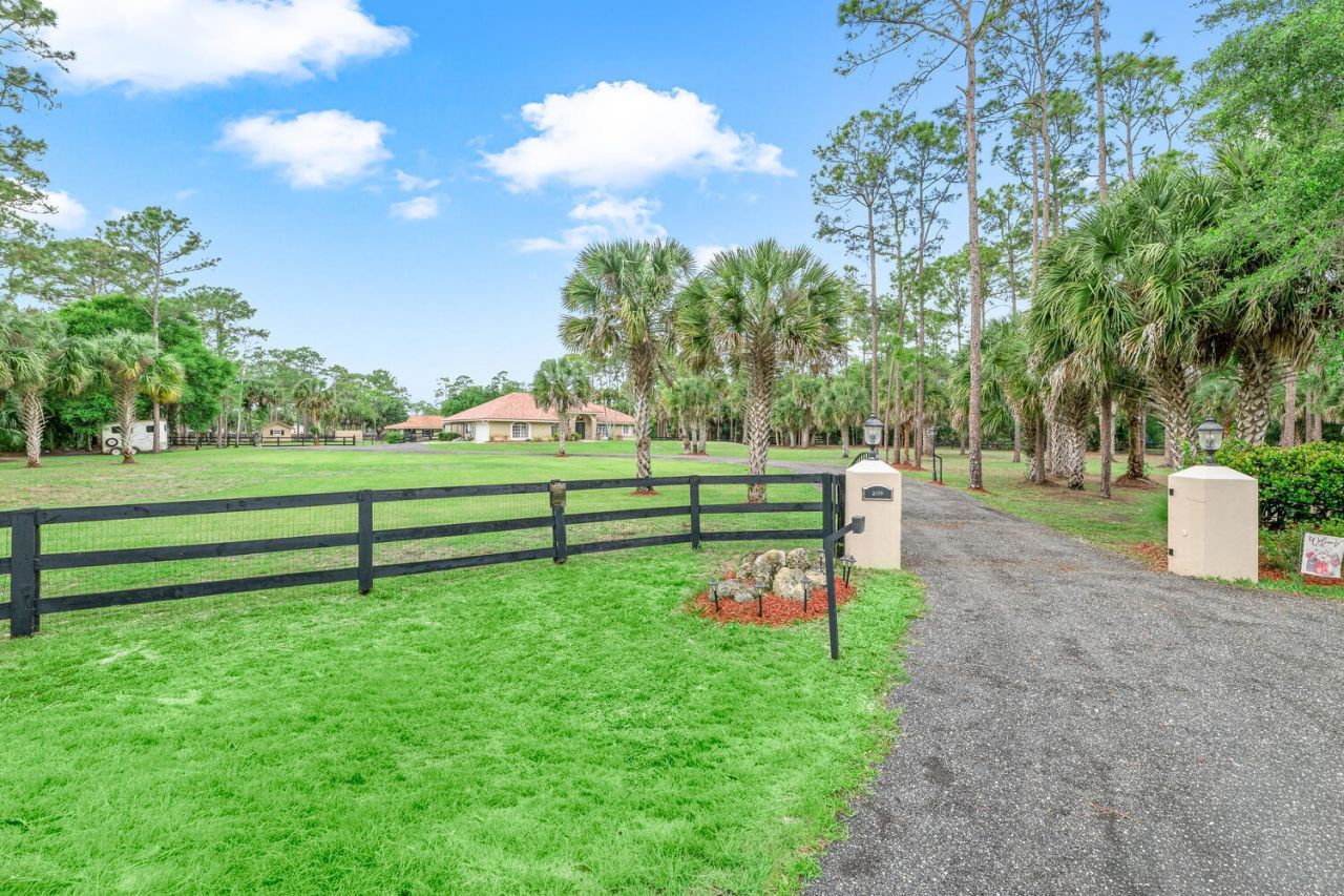 2559 Palm Deer Drive, Loxahatchee, FL 33470 Photo
