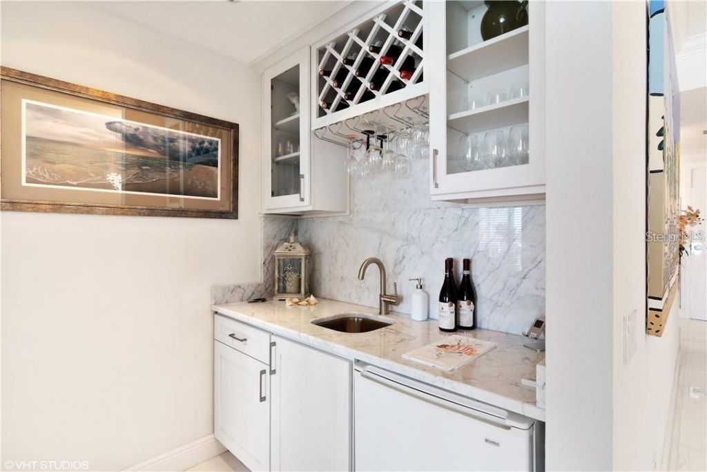 615 Dream Island Road, Unit 107, Longboat Key, FL 34228 Photo