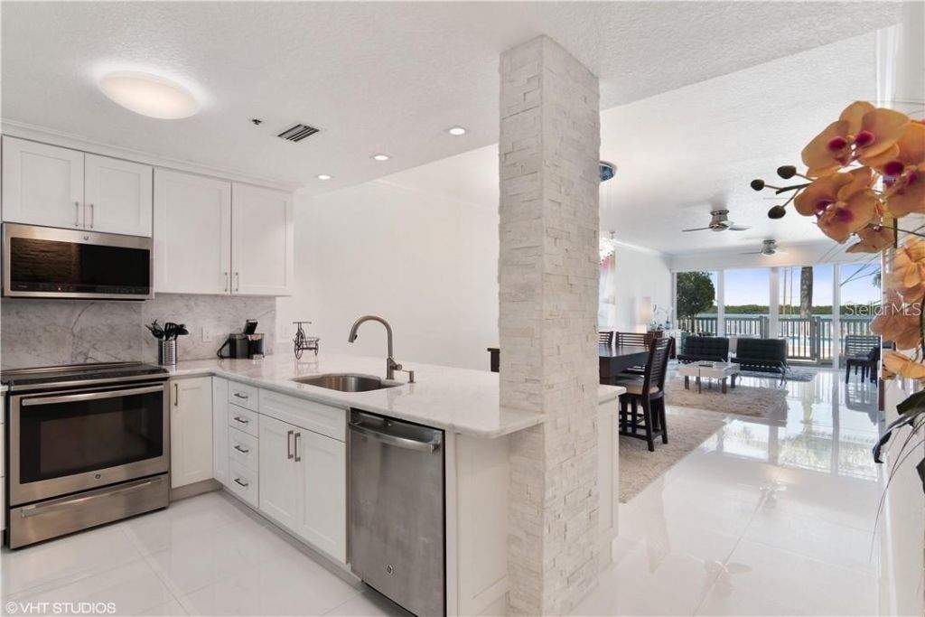 615 Dream Island Road, Unit 107, Longboat Key, FL 34228 Photo