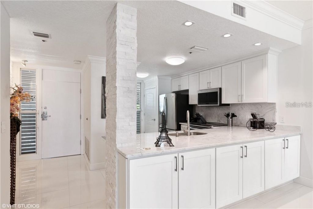 615 Dream Island Road, Unit 107, Longboat Key, FL 34228 Photo