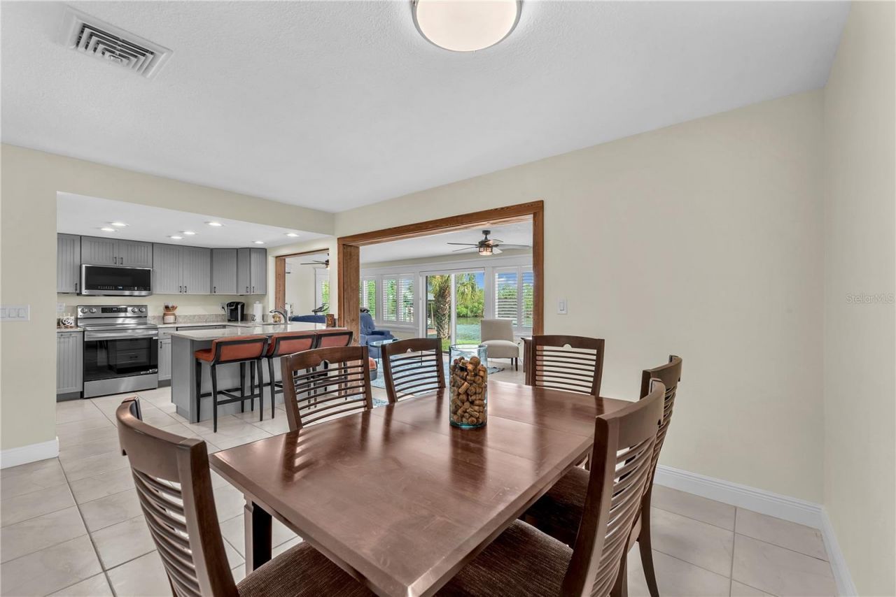 911 Silver Palm Way, Apollo Beach, FL 33572 Photo