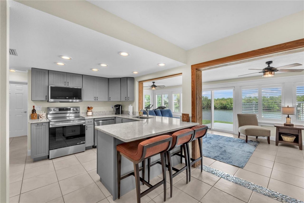 911 Silver Palm Way, Apollo Beach, FL 33572 Photo