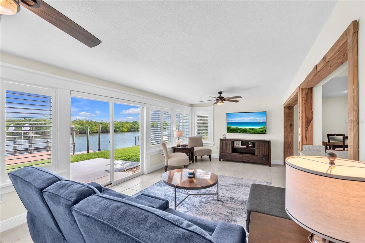 911 Silver Palm Way, Apollo Beach, FL 33572 Photo