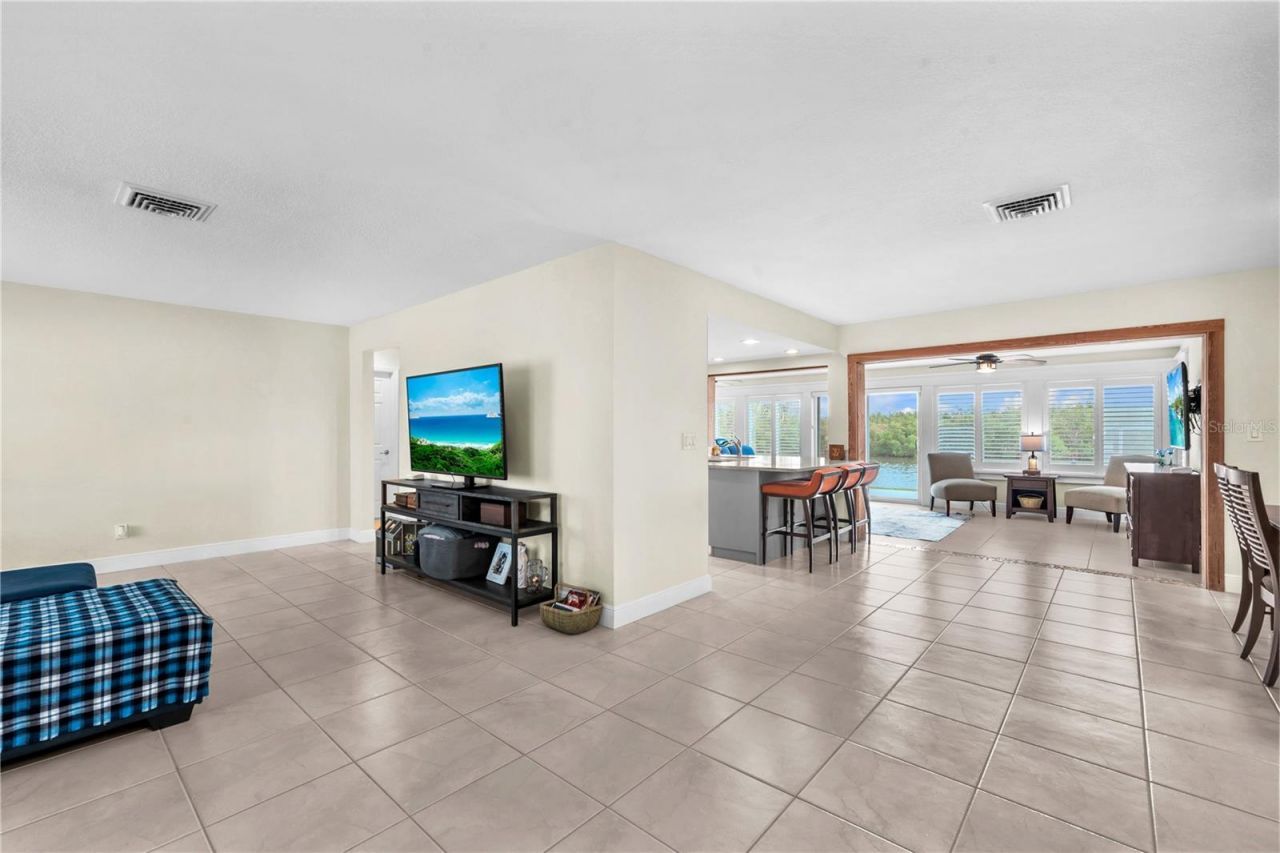911 Silver Palm Way, Apollo Beach, FL 33572 Photo