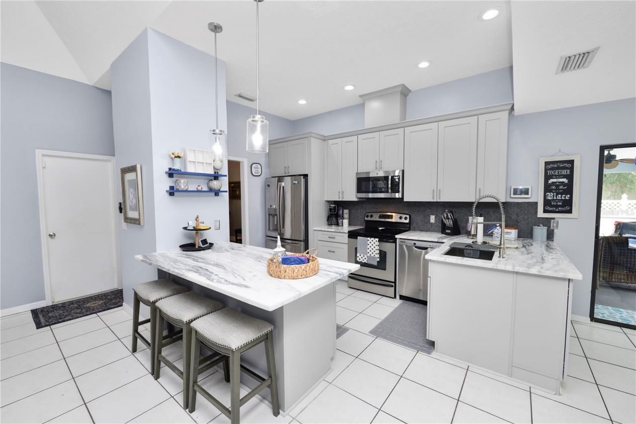 935 Balsamina Drive , Brandon, FL 33510 Photo