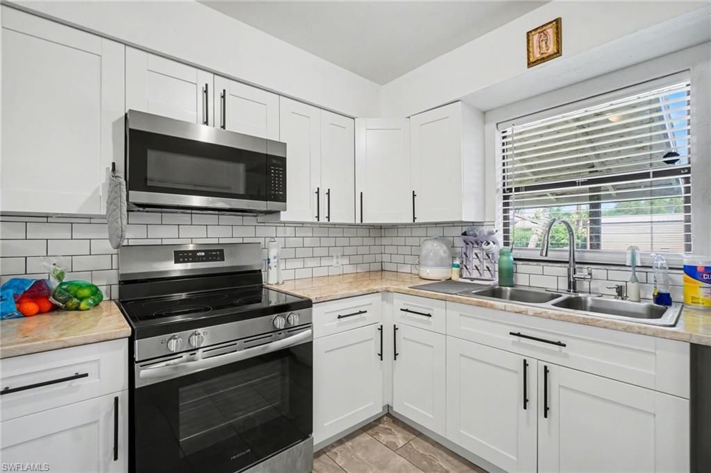 2208/2210 Iris Way, Fort Myers, FL 33905 Photo
